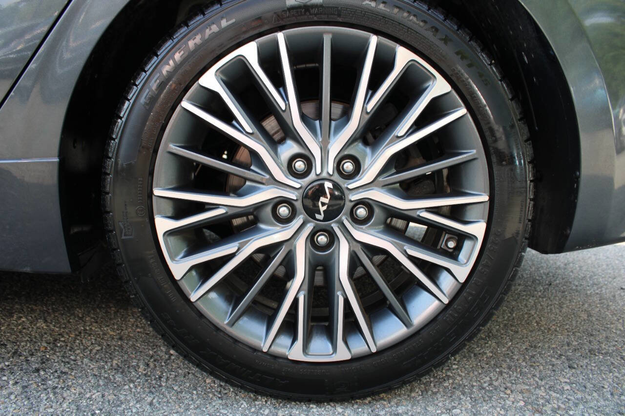 Used 2022 Kia Forte GT-Line w/ GT-Line Premium Package image 21