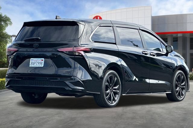 Used 2021 Toyota Sienna XSE FWD image 4