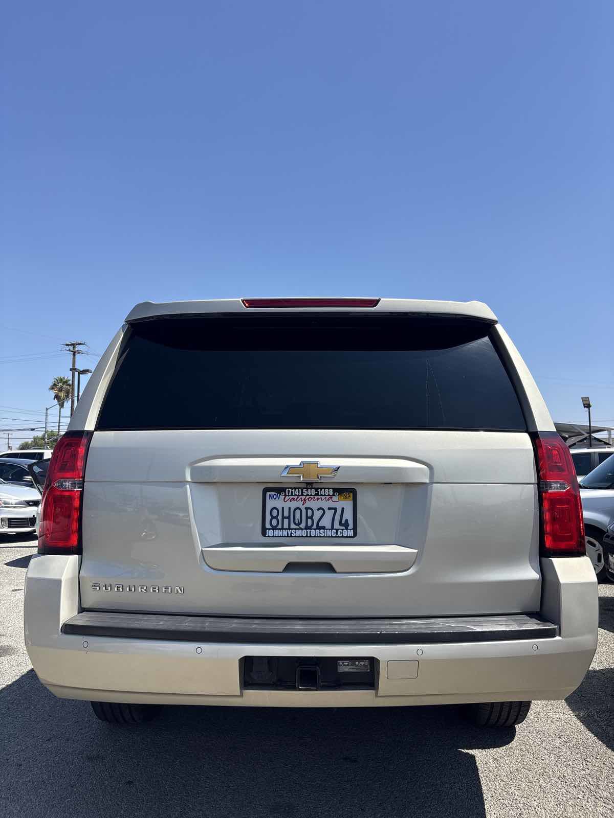 Used 2017 Chevrolet Suburban LT image 4