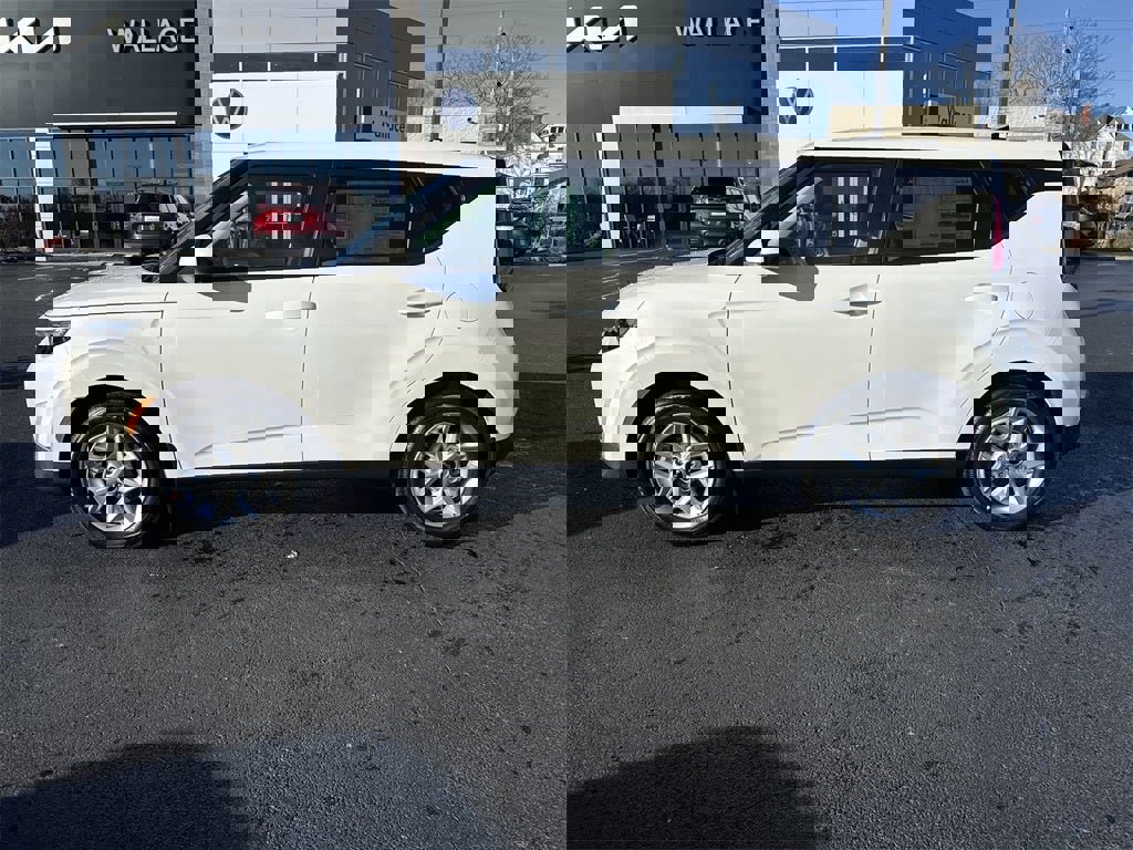 New 2025 Kia Soul LX image 3