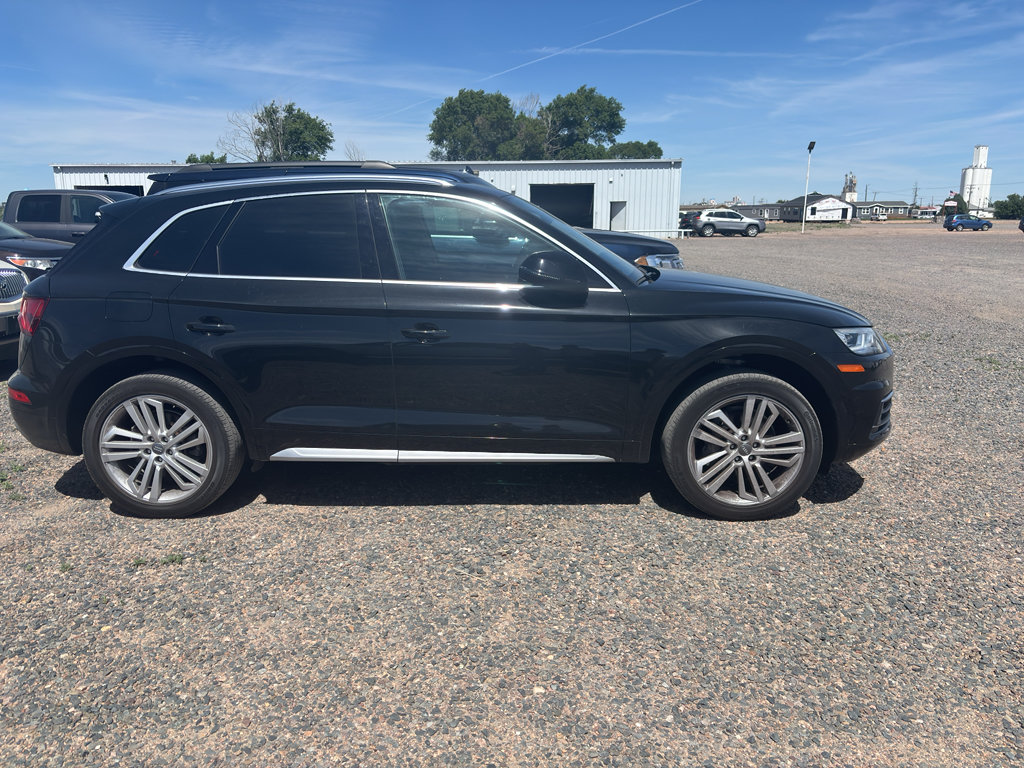 Used 2019 Audi Q5 2.0T Premium Plus w/ Premium Plus Package AWD/4WD image 3