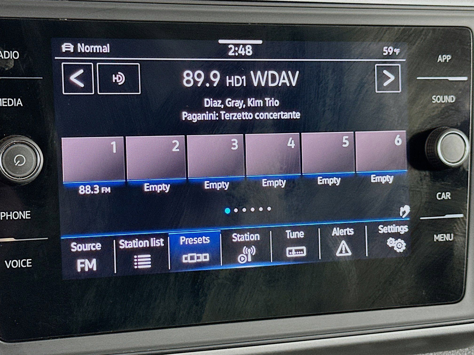 Used 2021 Volkswagen Atlas Cross Sport SE w/ Panoramic Sunroof Package image 21