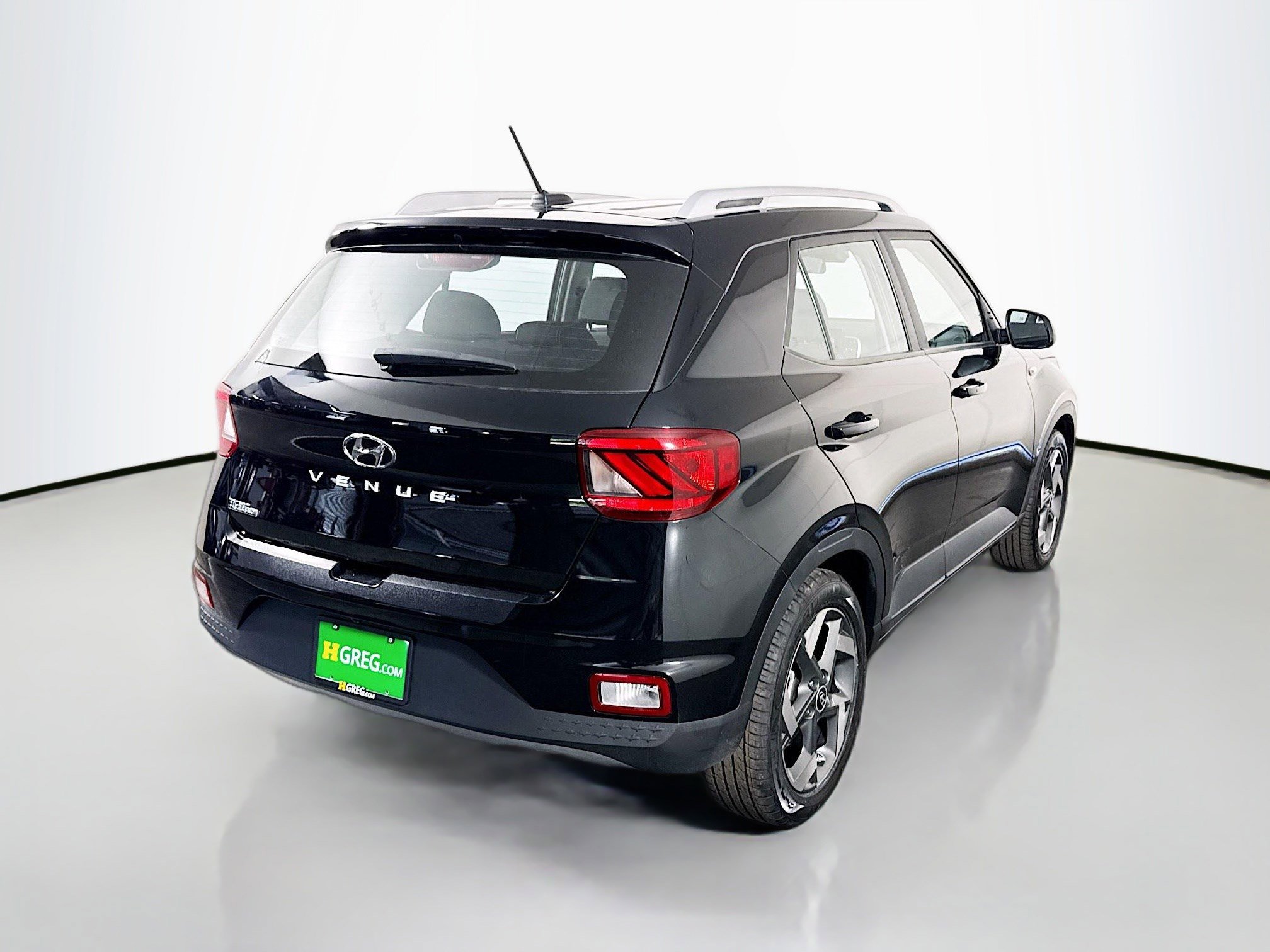 Used 2024 Hyundai Venue SEL FWD image 10