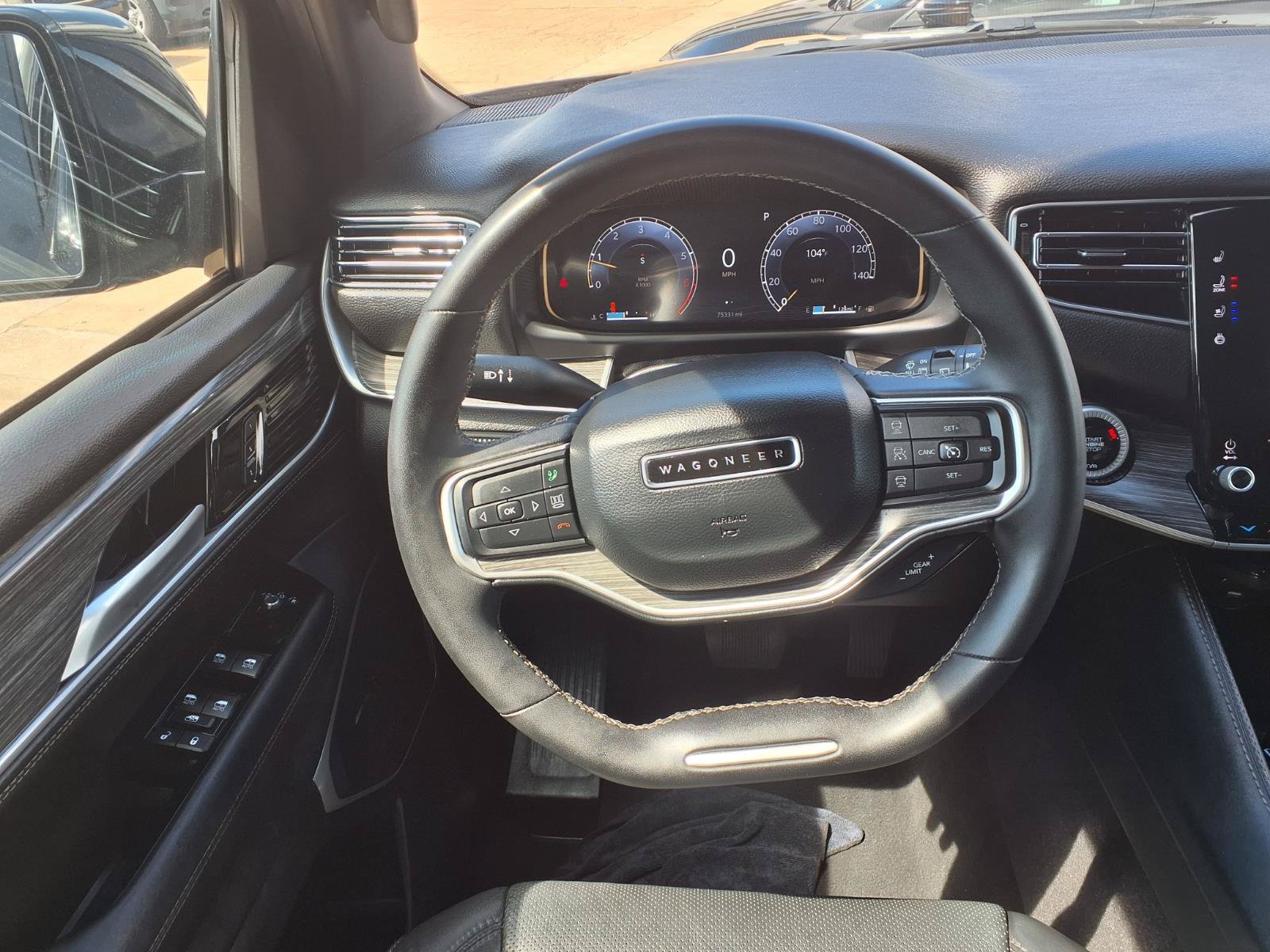 Used 2024 Jeep Wagoneer L Series II w/ Flexible Seating Group RWD image 15