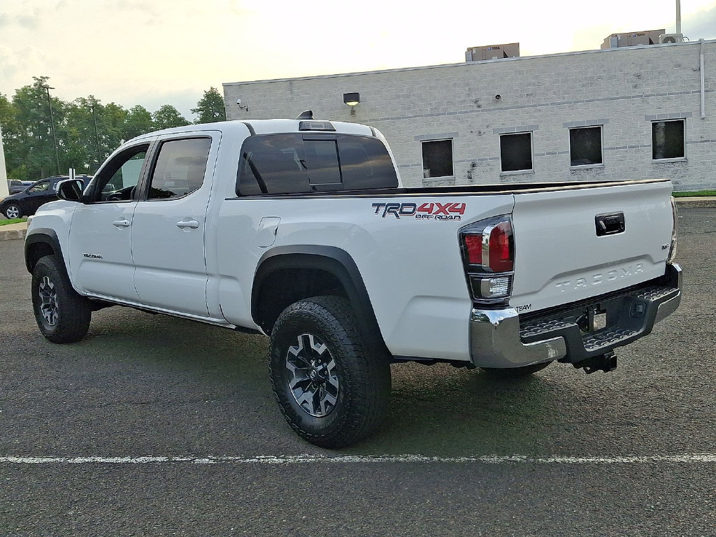 Certified 2022 Toyota Tacoma TRD Off-Road AWD/4WD image 27
