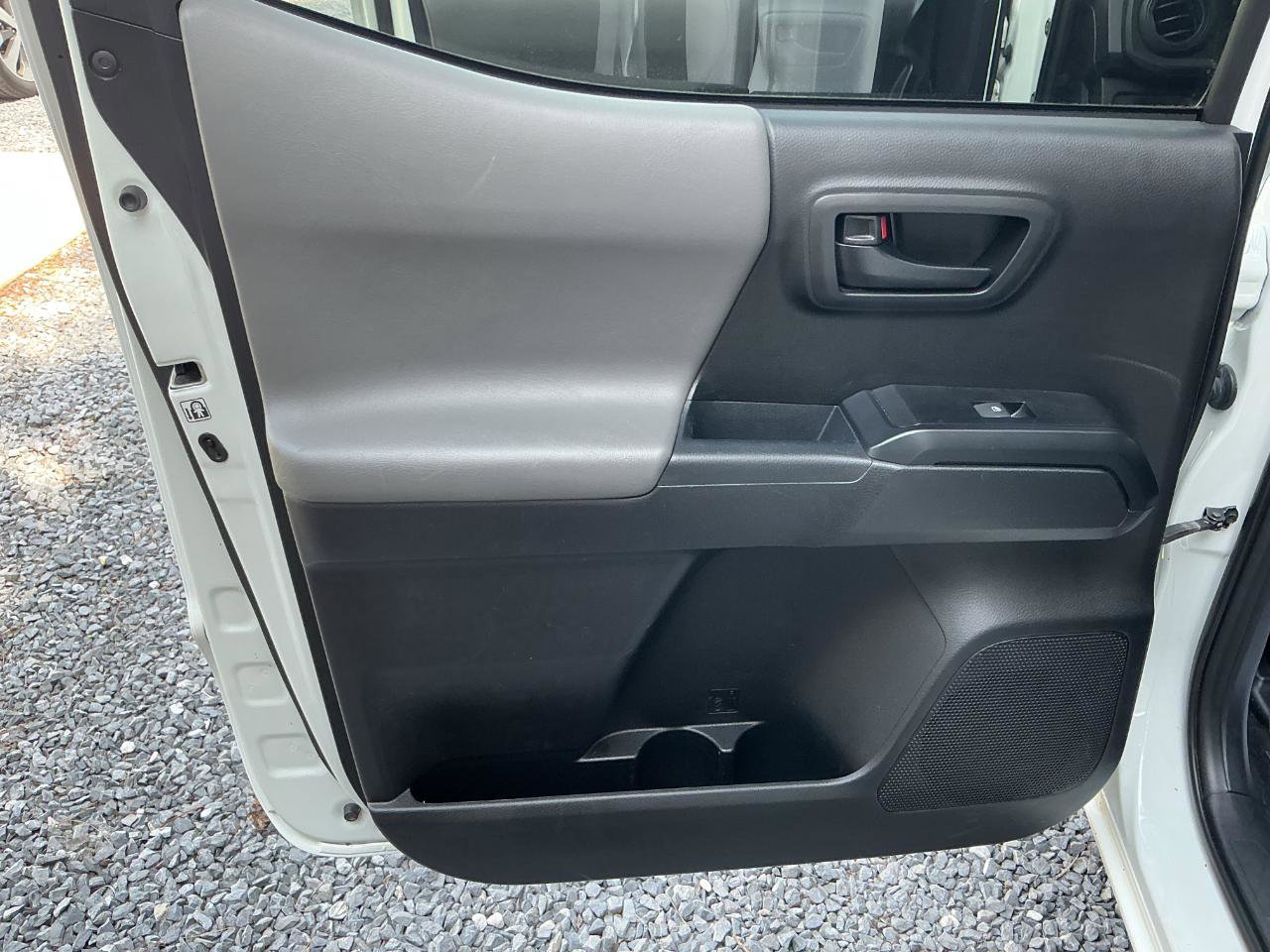 Used 2019 Toyota Tacoma SR w/ SR Convenience Package RWD image 16