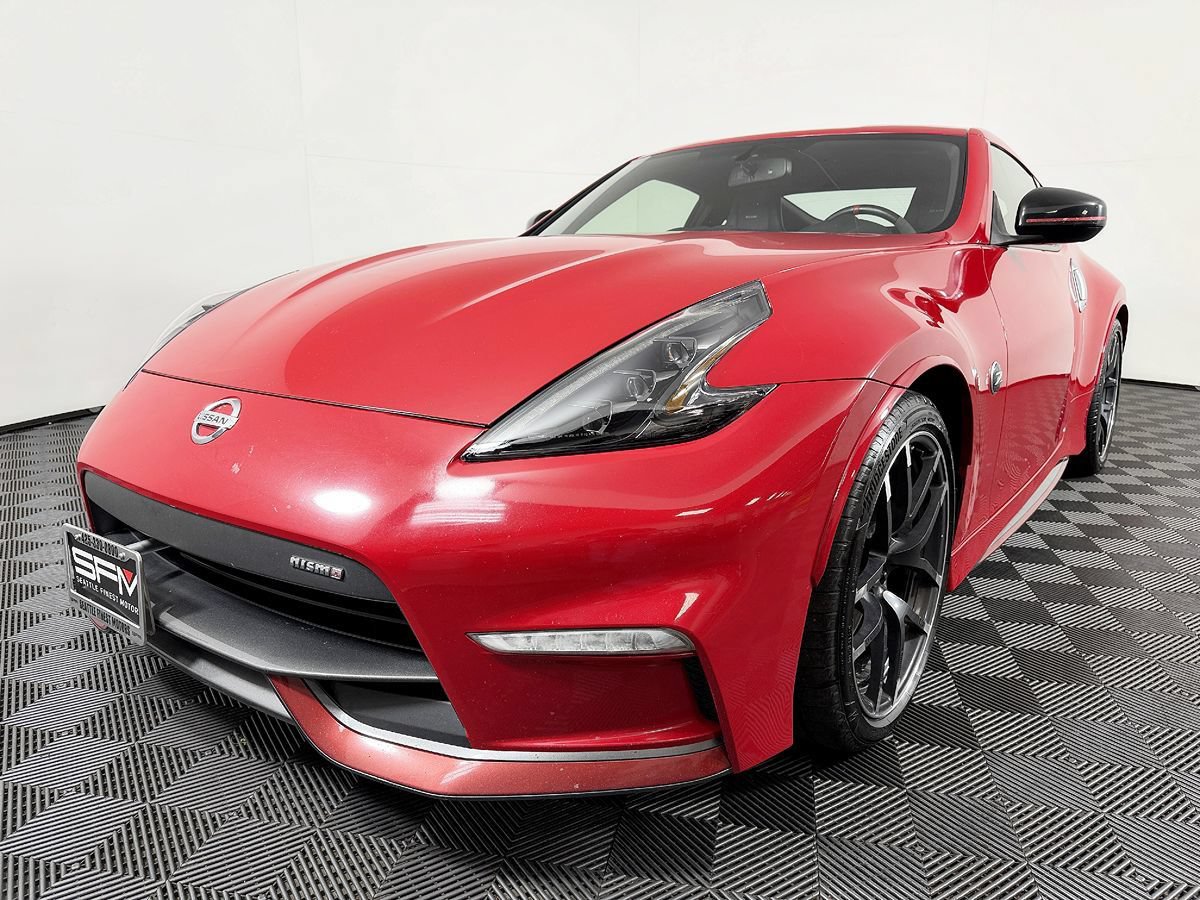 Used 2016 Nissan 370Z NISMO RWD image 3