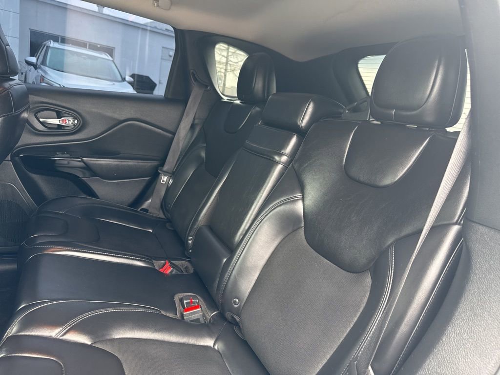 Used 2019 Jeep Cherokee Latitude Plus image 26