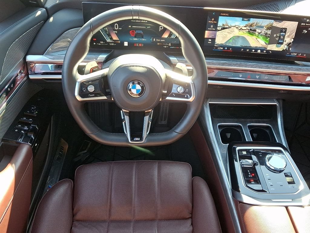 Certified 2025 BMW 760i xDrive w/ Executive Package AWD/4WD image 12