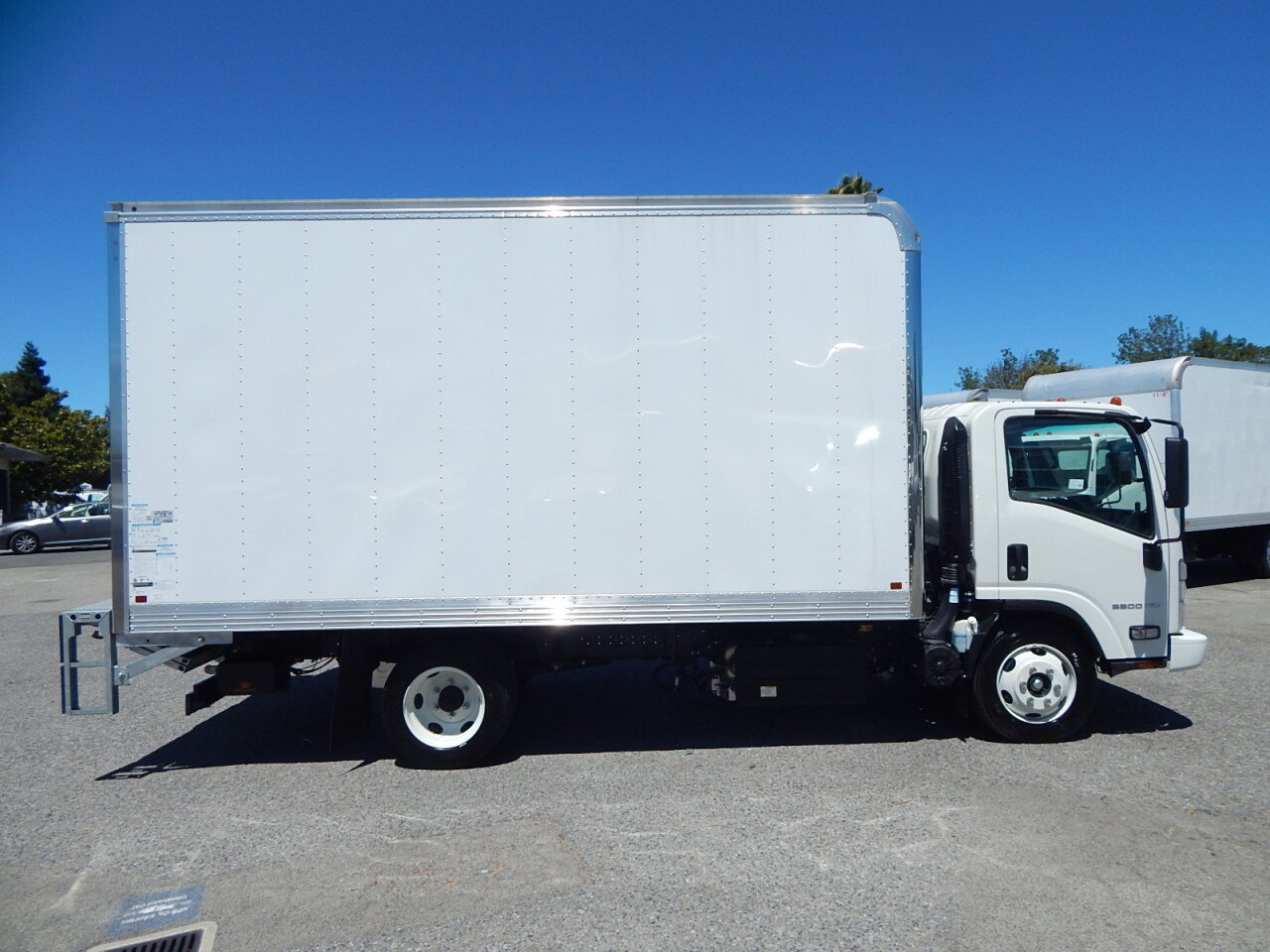 Used 2024 Chevrolet Low Cab Forward 5500HD RWD image 9