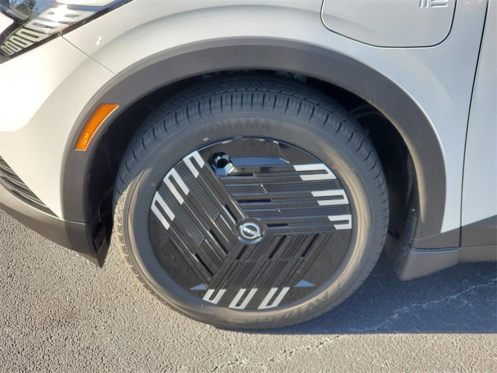 New 2026 Nissan Leaf image 9