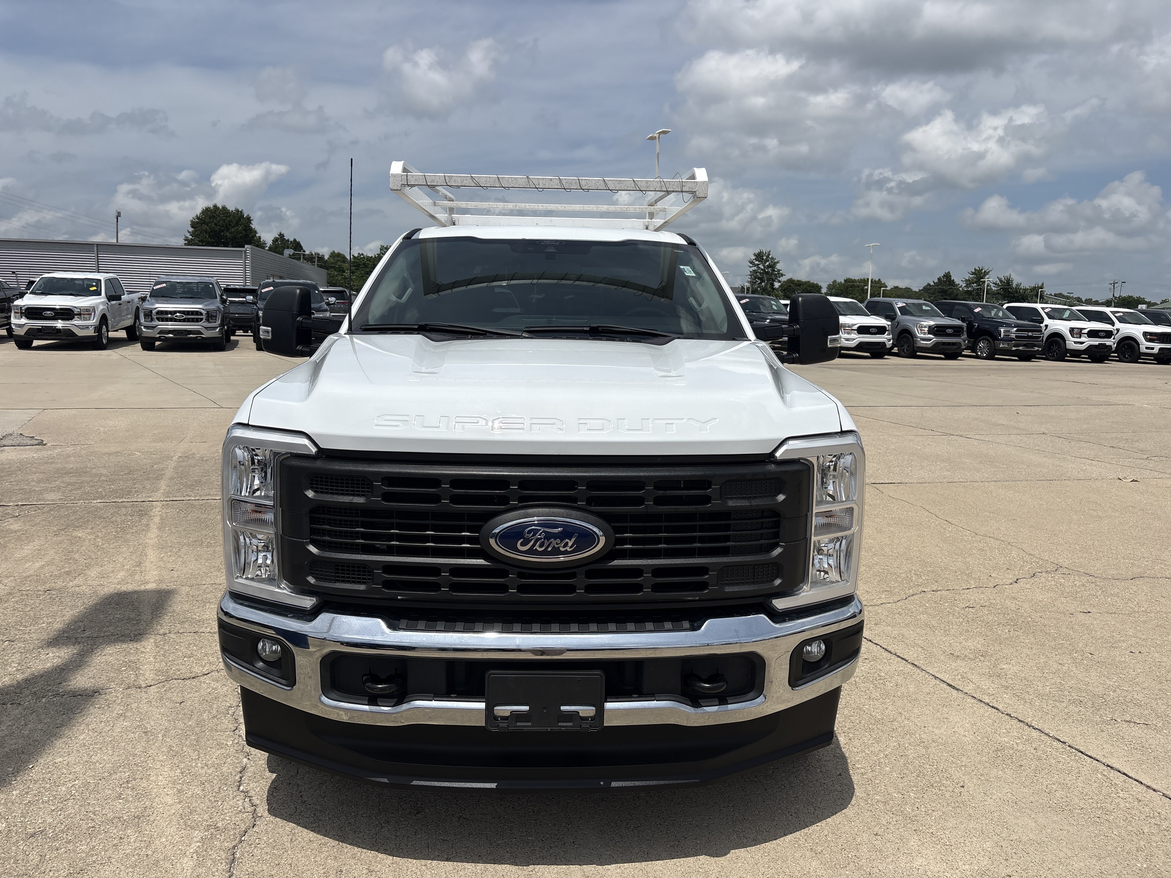 Used 2024 Ford F350 XL w/ Snow Plow/Camper Package AWD/4WD image 3