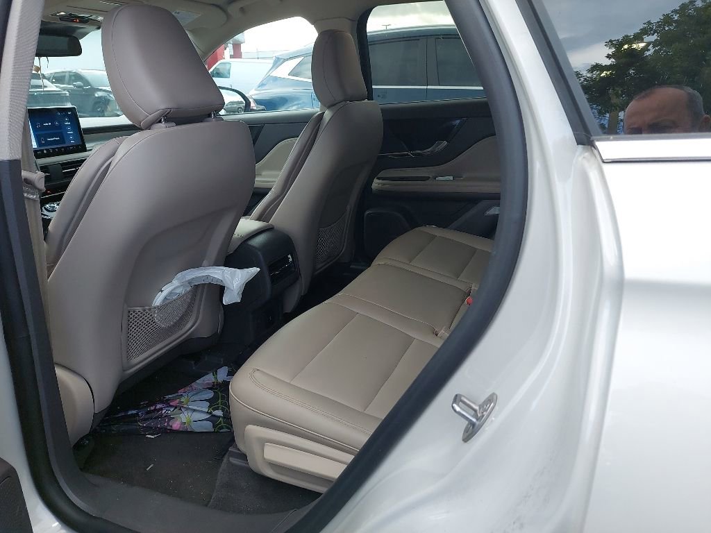 Used 2024 Lincoln Corsair FWD image 12