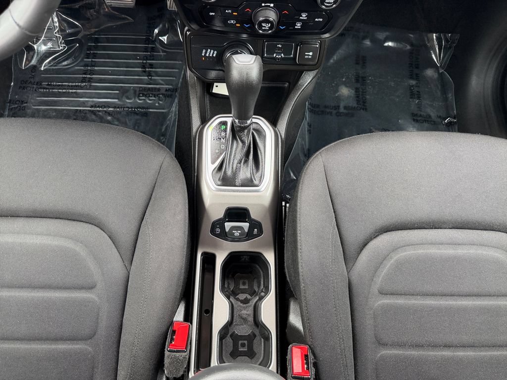Used 2022 Jeep Renegade Latitude AWD/4WD image 11