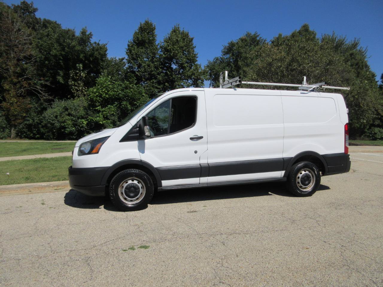 Used 2015 Ford Transit 150 130 Low Roof RWD image 25