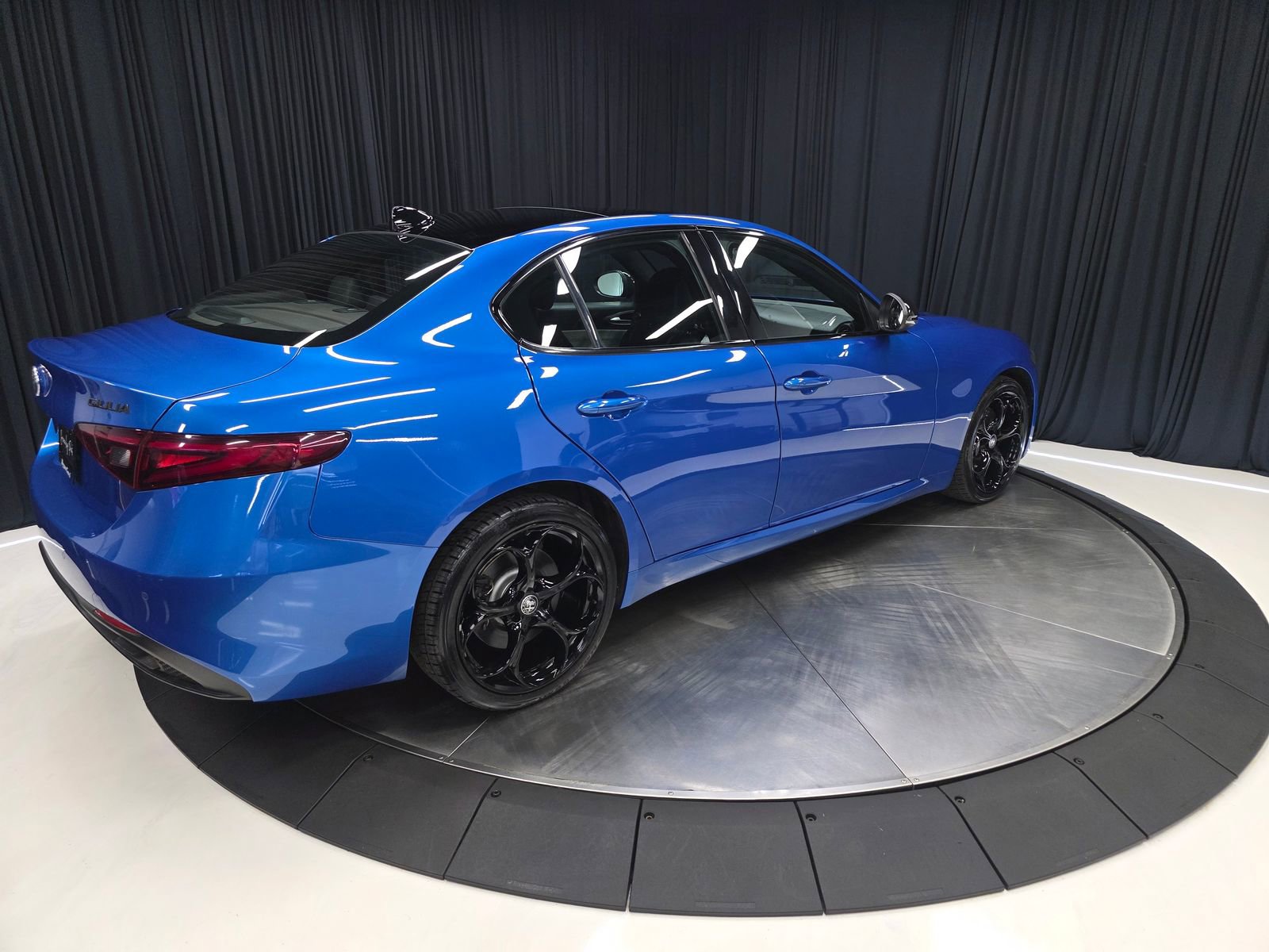 Used 2021 Alfa Romeo Giulia Ti Sport AWD/4WD image 12