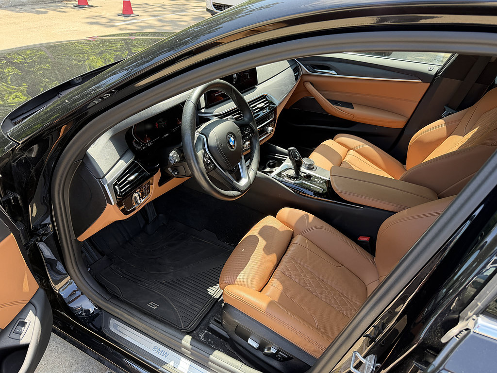 Used 2023 BMW 540i xDrive w/ Premium Package AWD/4WD image 5