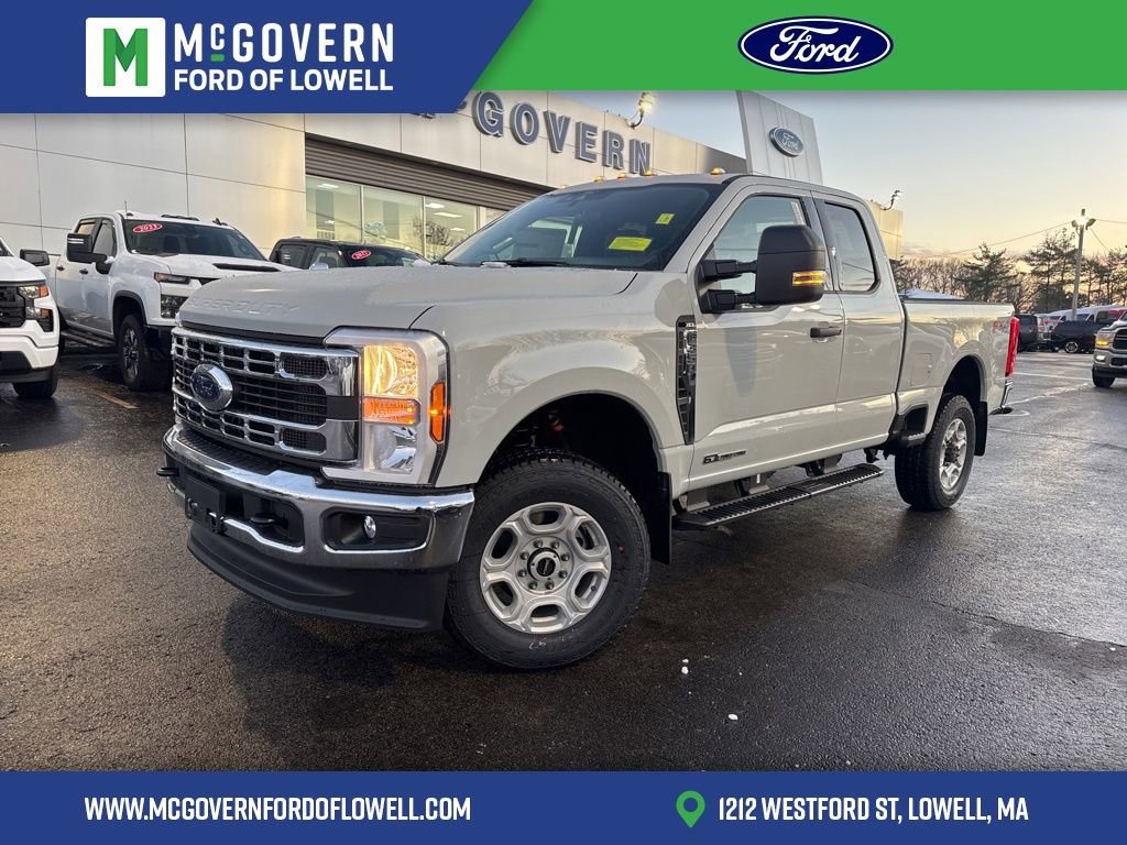 New 2026 Ford F350 XLT w/ FX4 Off-Road Package