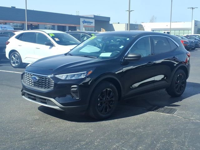 Used 2023 Ford Escape Active AWD/4WD image 3