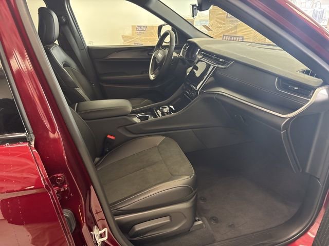 Used 2025 Jeep Grand Cherokee Altitude w/ Trailer Tow Package image 25