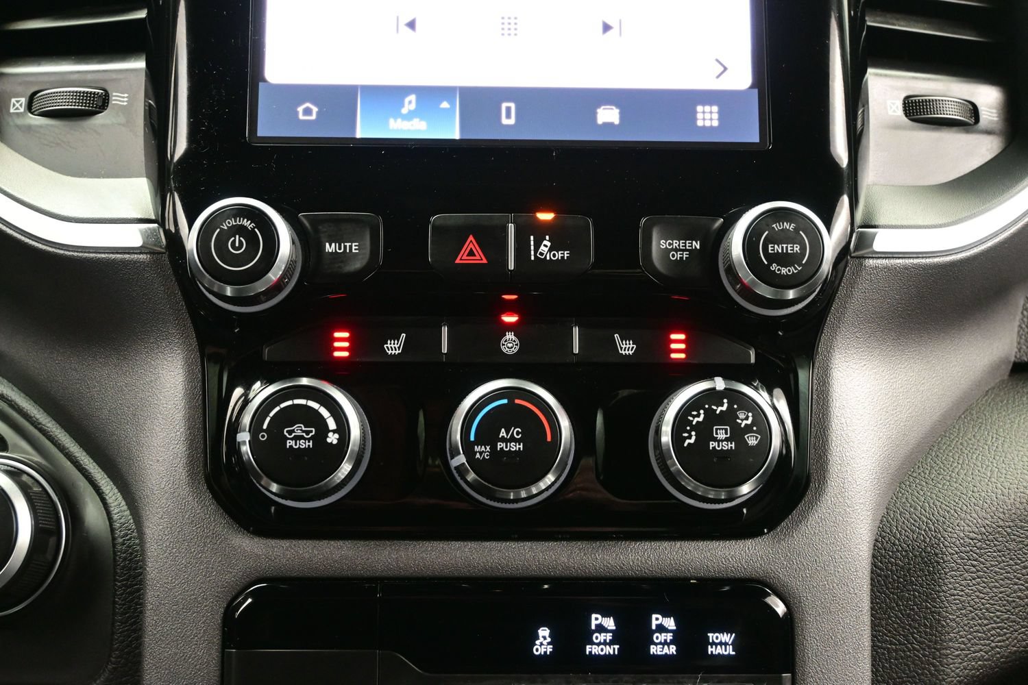 Used 2025 RAM 1500 Big Horn AWD/4WD image 23