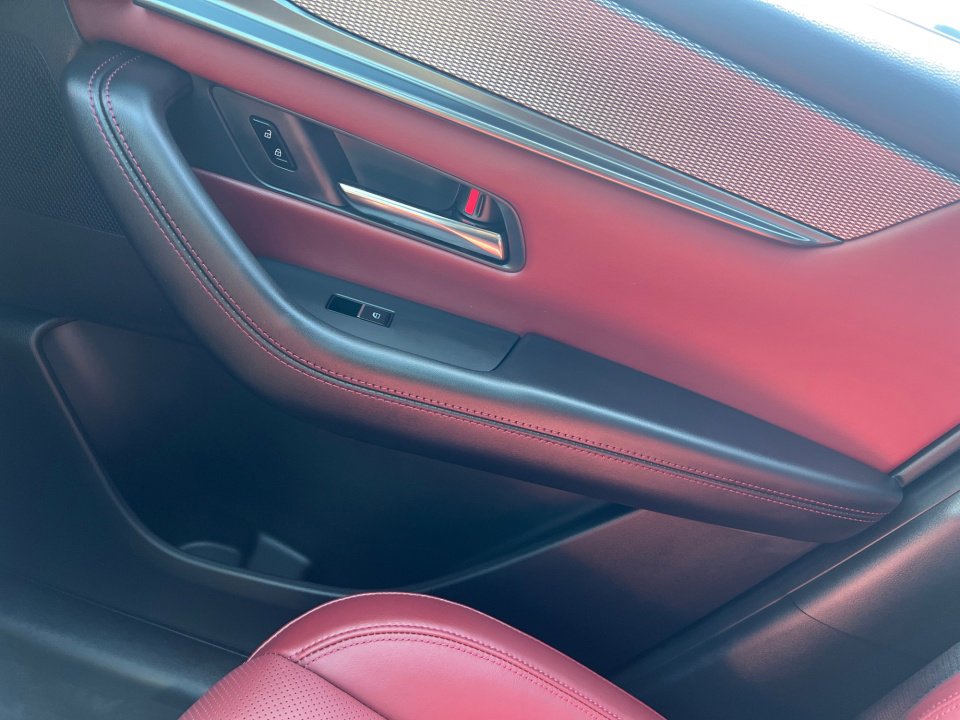 New 2025 MAZDA CX-70 Plug-In Hybrid w/ Premium Plus image 32