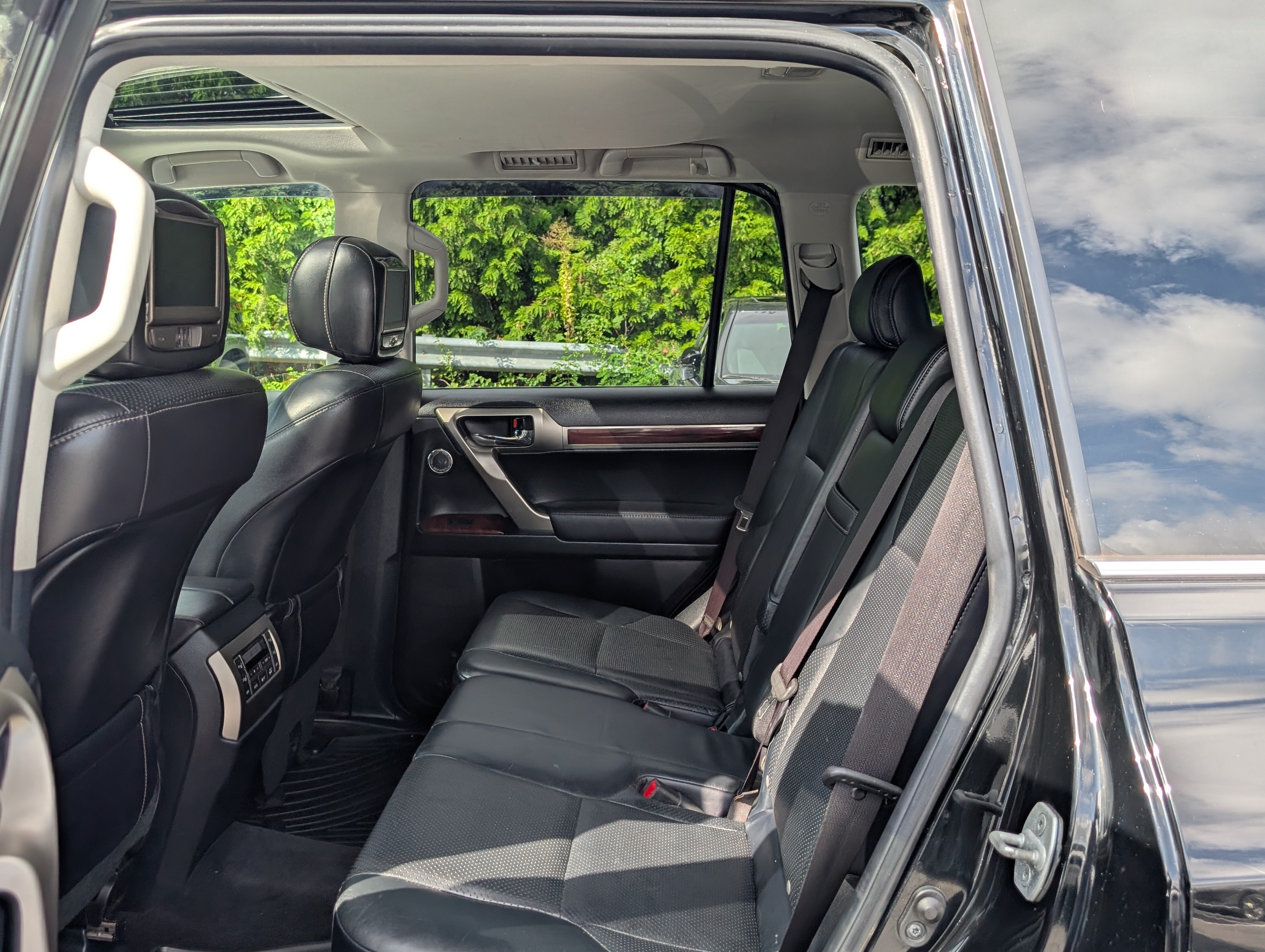 Used 2011 Lexus GX 460 Premium AWD/4WD image 15