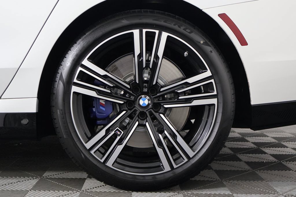 Certified 2025 BMW 760i xDrive w/ Executive Package AWD/4WD image 16