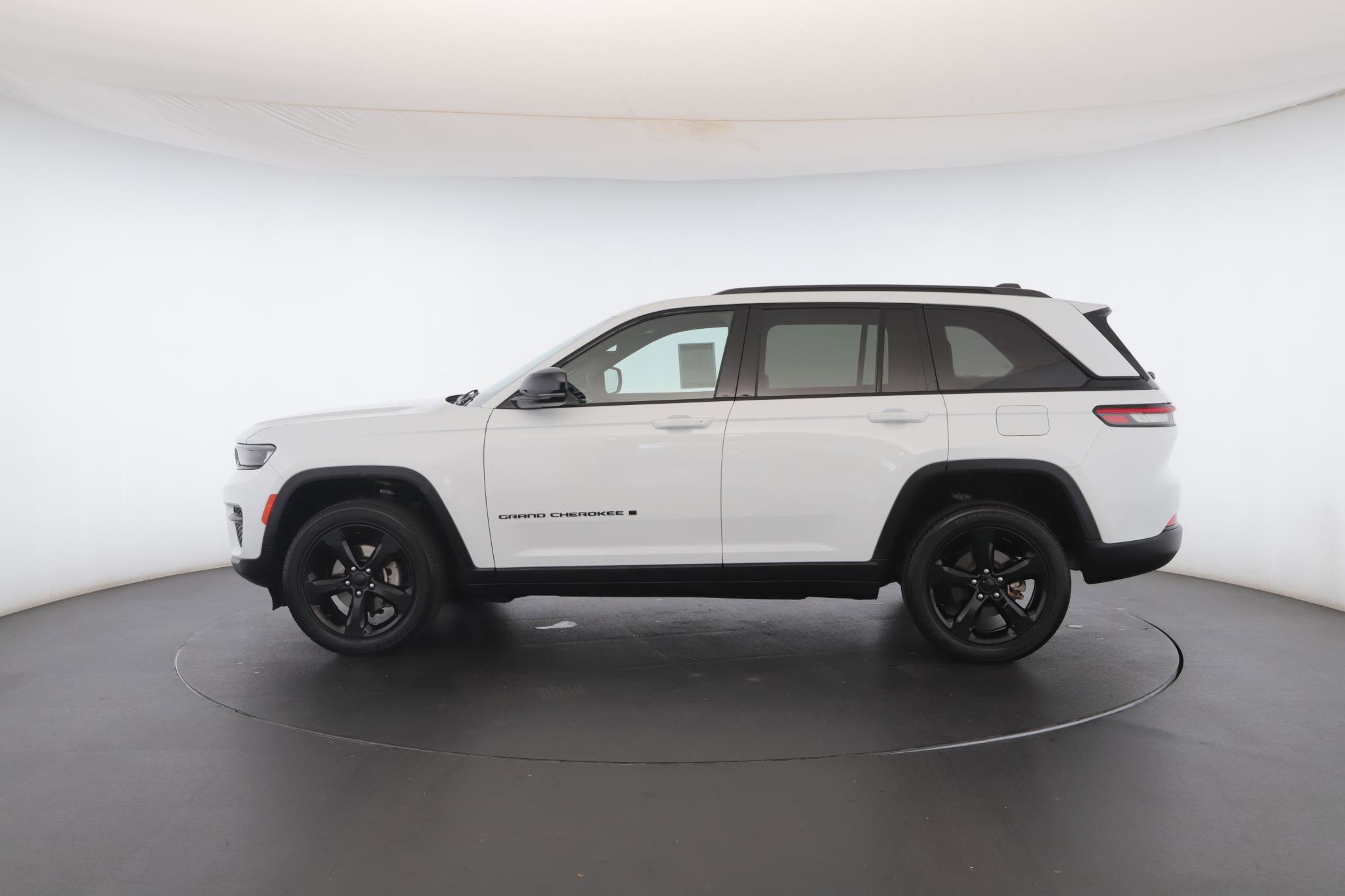 Used 2023 Jeep Grand Cherokee Altitude image 20