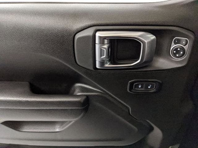 Used 2025 Jeep Gladiator Sport image 18