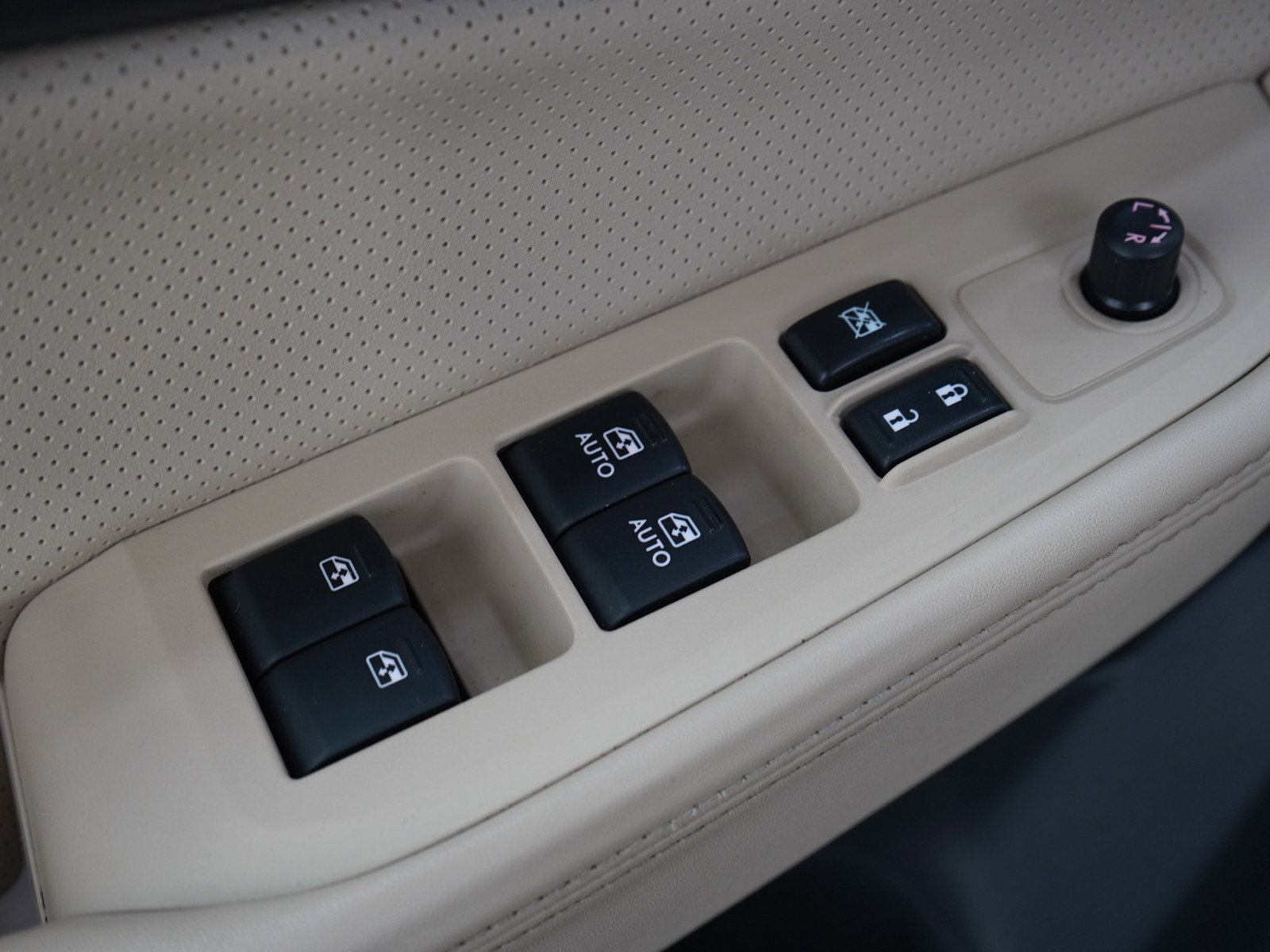 Used 2015 Subaru Outback 2.5i Limited image 22