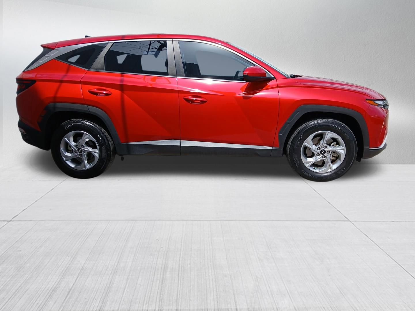 Used 2023 Hyundai Tucson SE w/ Cargo Package AWD/4WD image 4