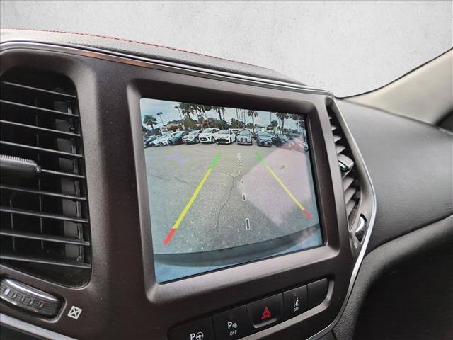 Used 2021 Jeep Cherokee Trailhawk w/ Technology Group AWD/4WD image 20