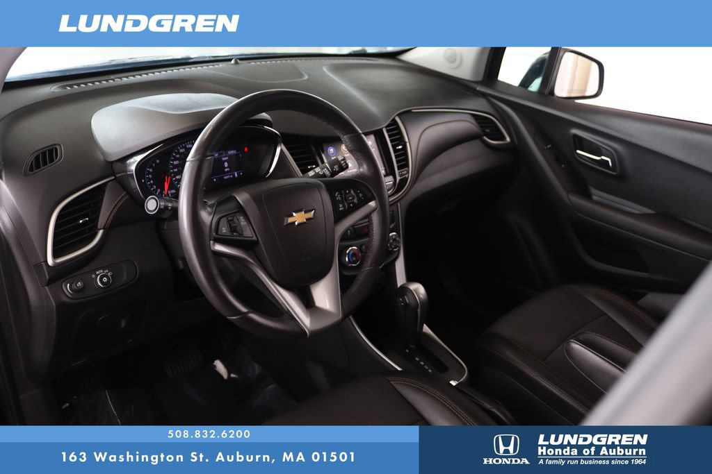 Used 2020 Chevrolet Trax LT w/ Redline Edition FWD image 8