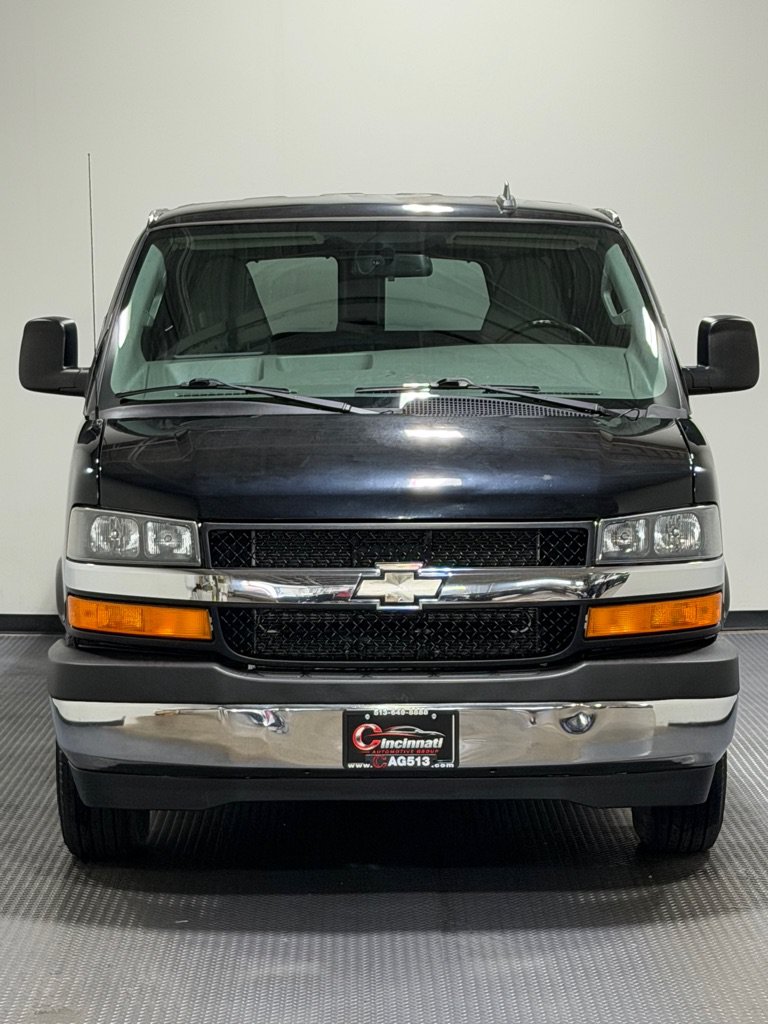 Used 2017 Chevrolet Express 3500 LT w/ LT Preferred Equipment Group RWD image 3