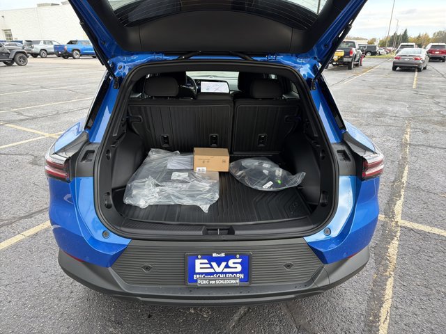 New 2026 Chevrolet Equinox EV LT w/ Comfort Package image 32