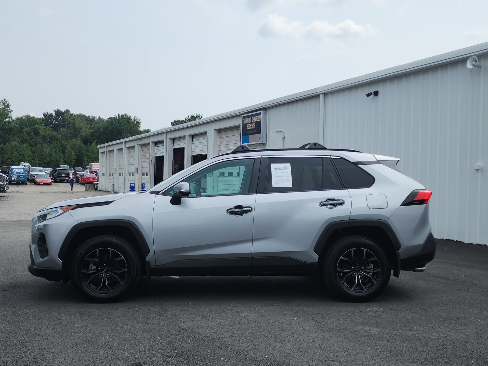 Used 2020 Toyota RAV4 XLE w/ Convenience Package AWD/4WD image 2