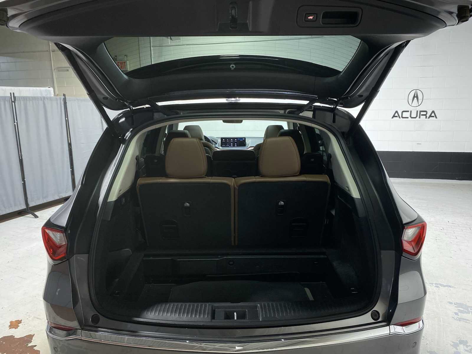 Certified 2024 Acura MDX SH-AWD w/ Technology Package image 19