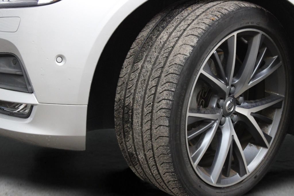 Used 2018 Volvo S90 T6 Momentum w/ Convenience Package AWD/4WD image 48