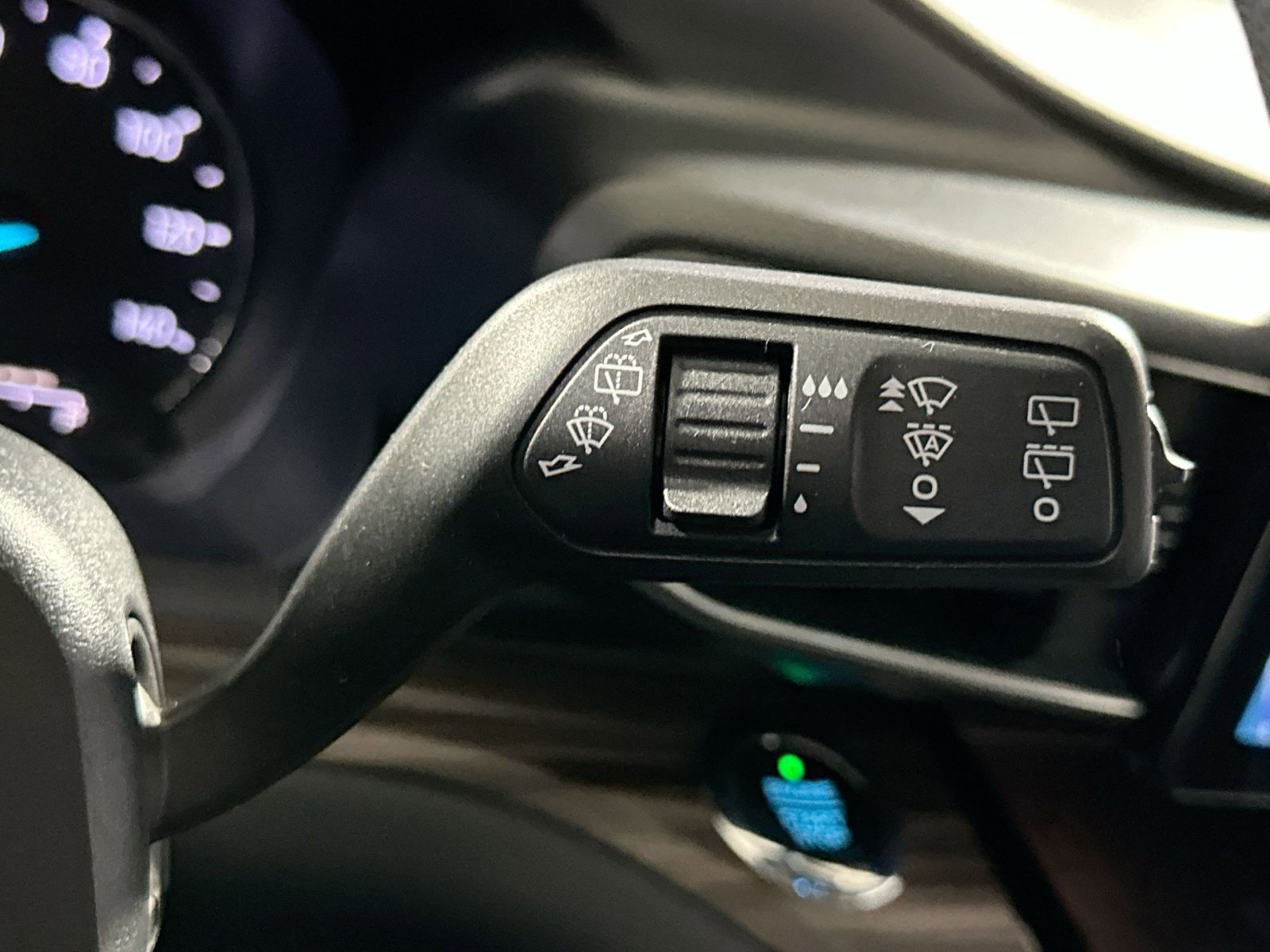 Used 2021 Ford Explorer Limited w/ Equipment Group 301A image 30