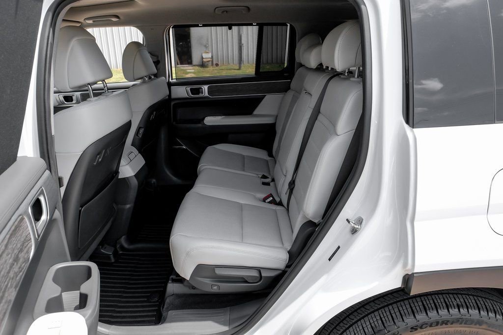 Used 2024 Hyundai Santa Fe Limited image 39