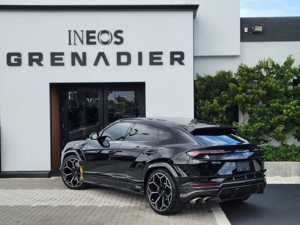 Used 2023 Lamborghini Urus Performante AWD/4WD image 4