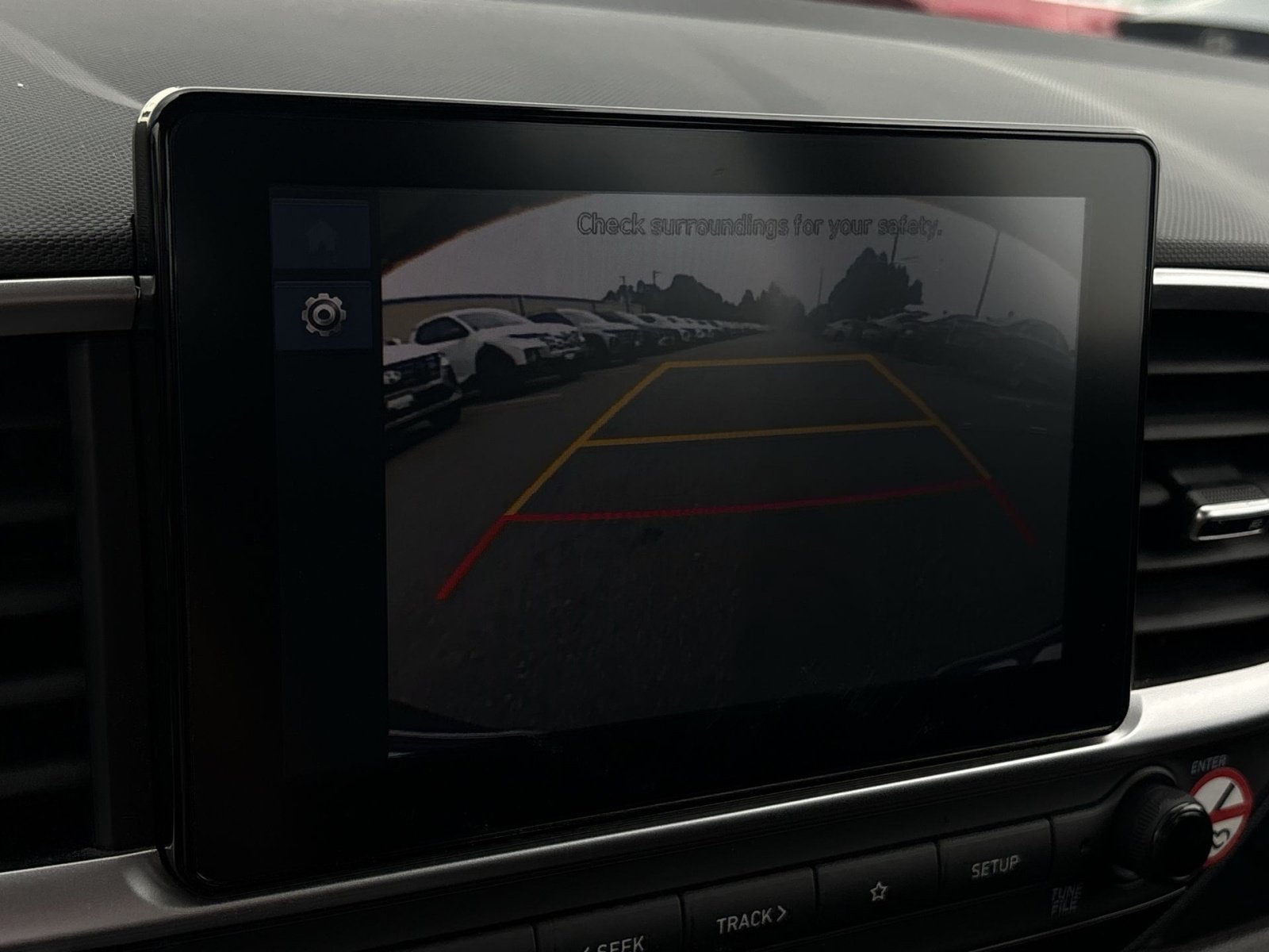 Certified 2025 Hyundai Venue SEL FWD image 21