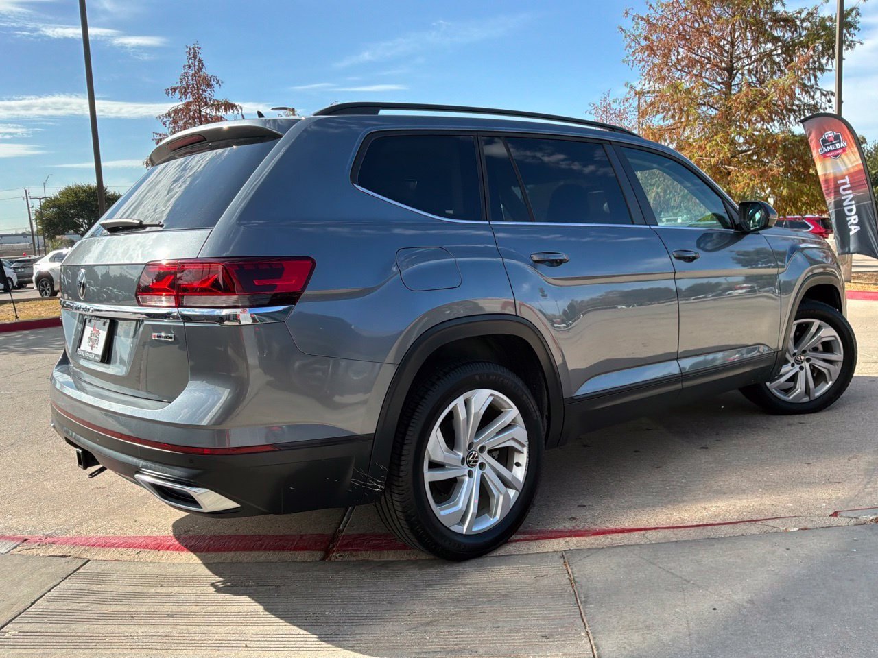 Used 2022 Volkswagen Atlas SE AWD/4WD image 6