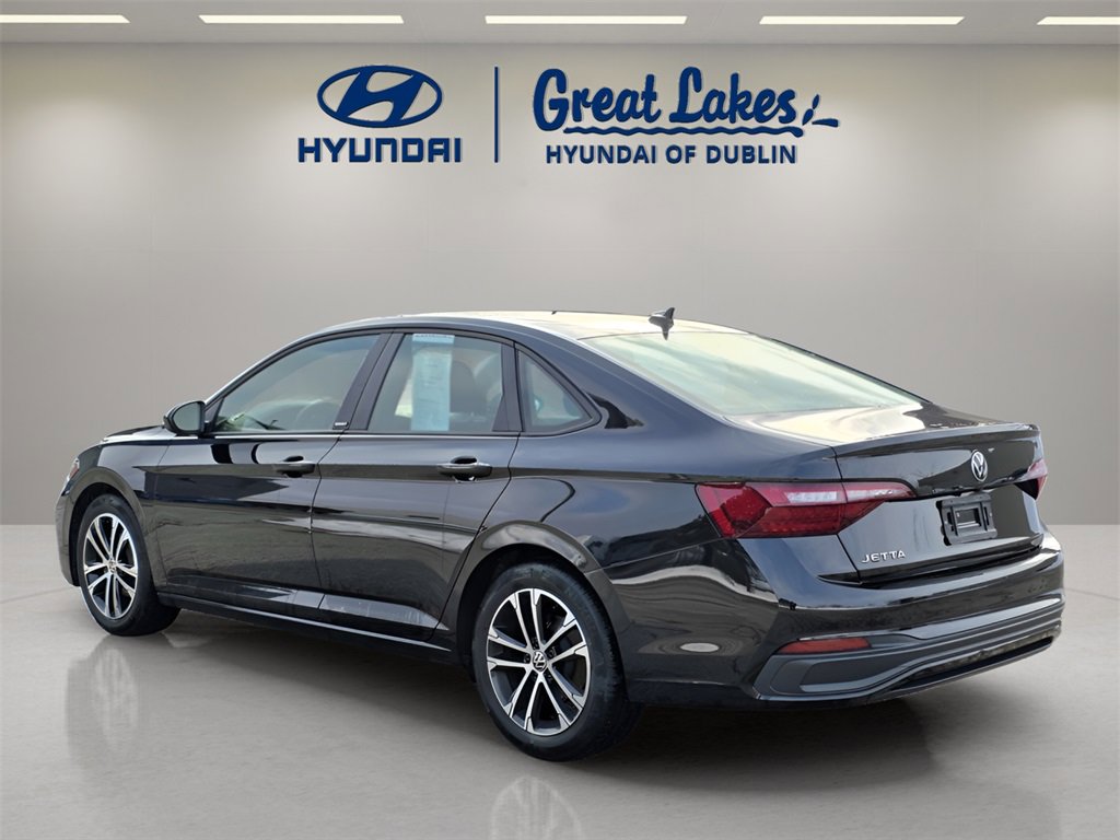 Used 2024 Volkswagen Jetta Sport image 3