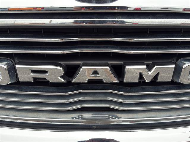 Used 2019 RAM 1500 Laramie AWD/4WD image 11
