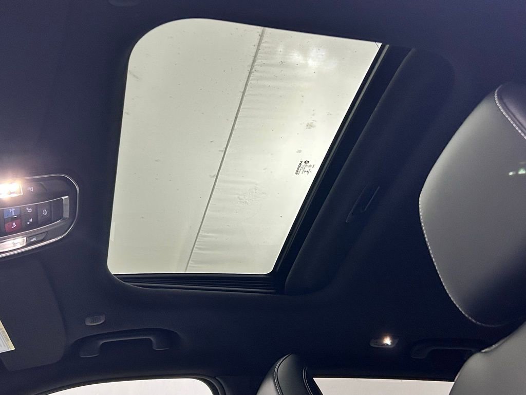 New 2025 Jeep Grand Cherokee Altitude image 22