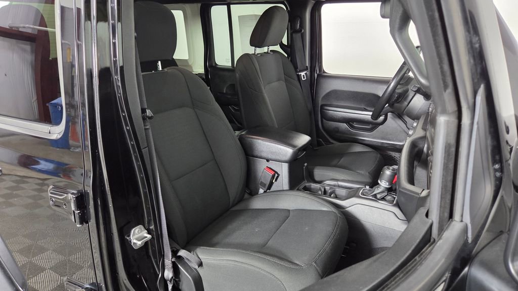 Used 2021 Jeep Wrangler Unlimited Sport AWD/4WD image 36