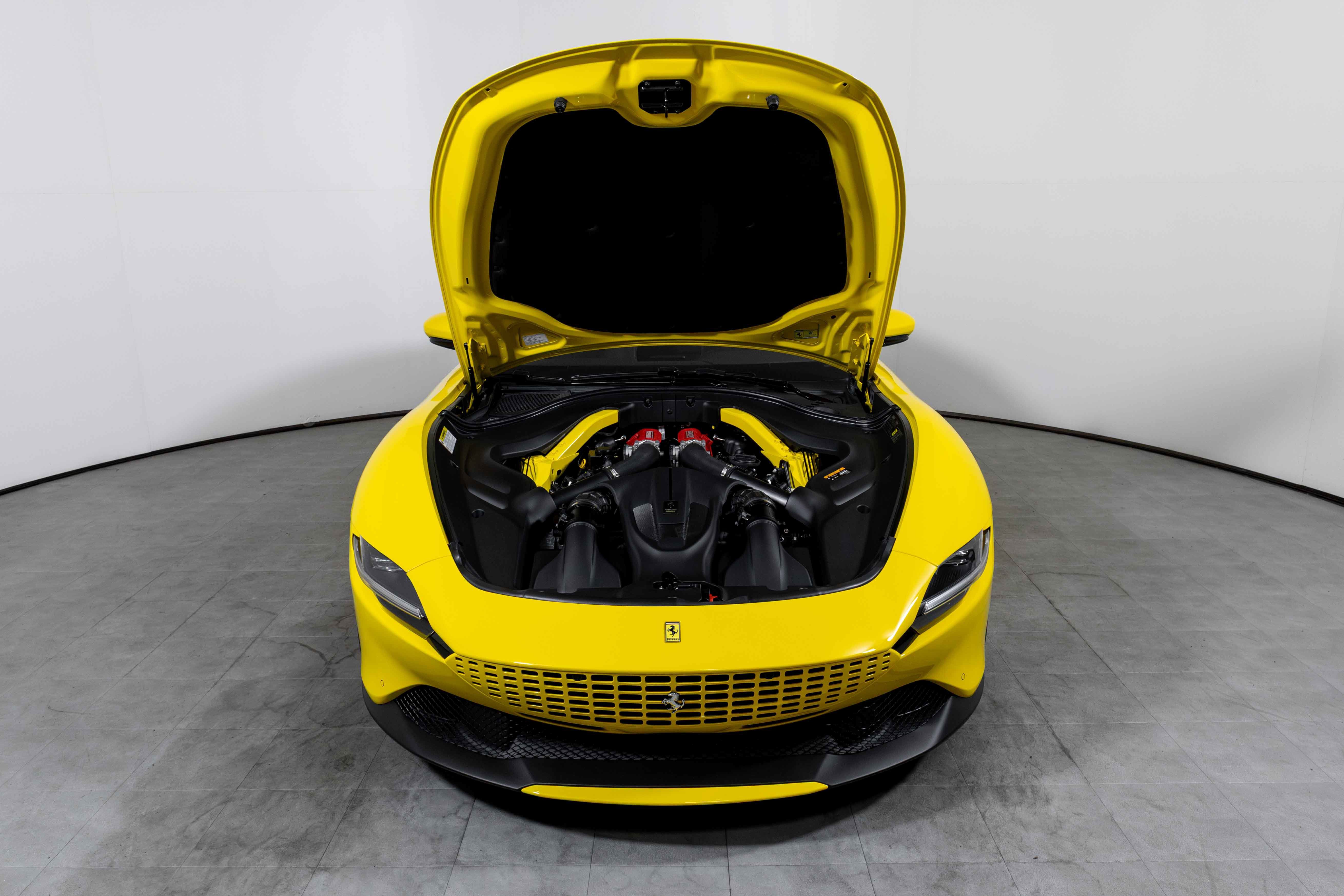 Used 2023 Ferrari Roma image 3