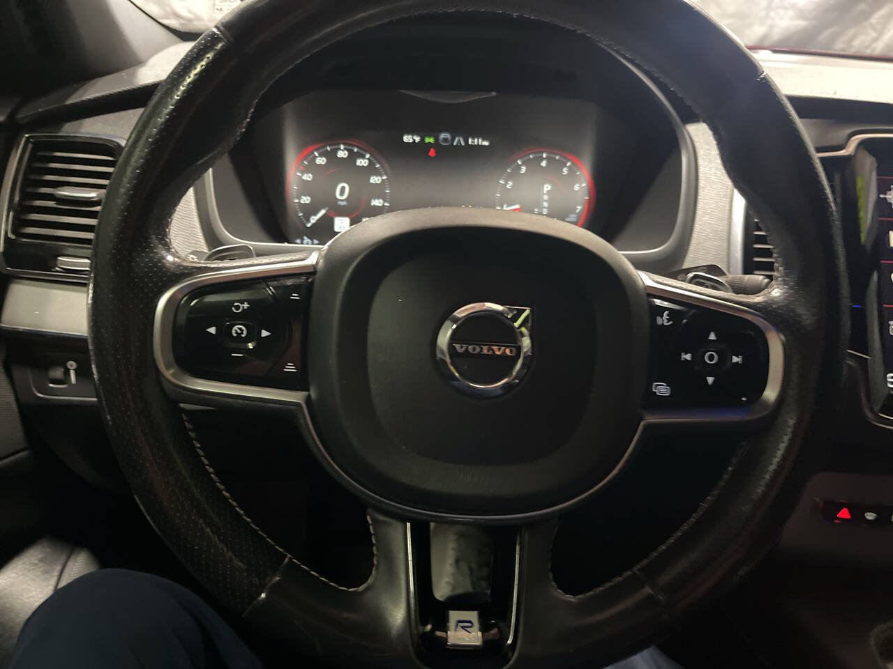 Used 2016 Volvo XC90 T6 R-Design w/ Protection Package Plus AWD/4WD image 19
